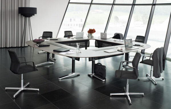 Konferenztischanlage P34 Gestell C-Form Konferenztischanlage P34 Gestell C-Form