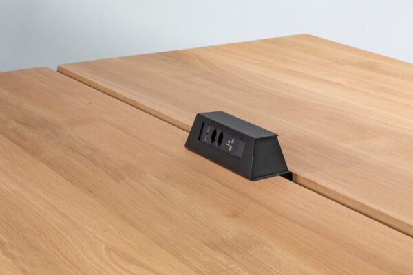 E-Box in schwarz, auftisch für LX Konferenztische